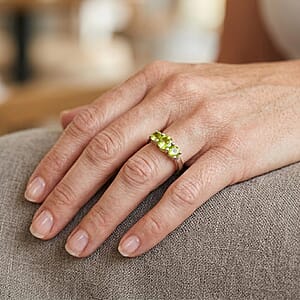 Hebei Peridot 1.00 ctw Ring in Sterling Silver (Size 7.0)
