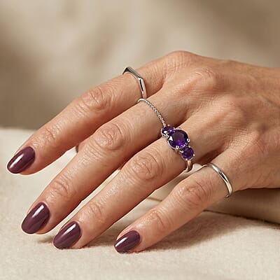 Amethyst 1.55 ctw Ring in Sterling Silver (Size 6.0)