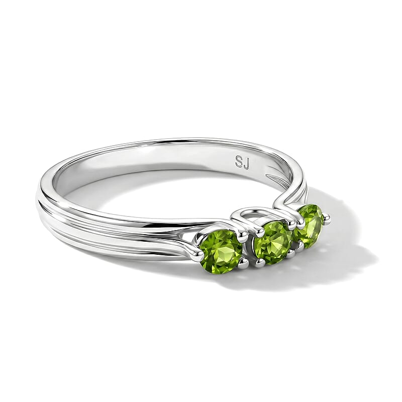 Hebei Peridot 0.25 ctw Ring in Sterling Silver (Size 8.0)