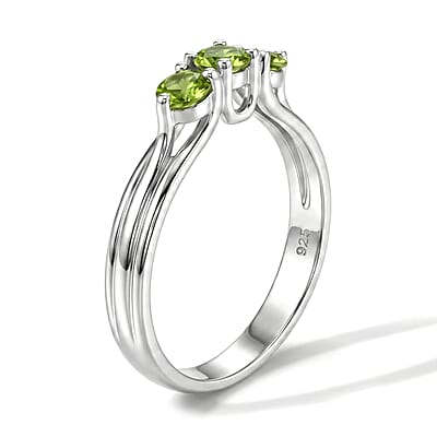 Hebei Peridot 0.25 ctw Ring in Sterling Silver (Size 8.0)