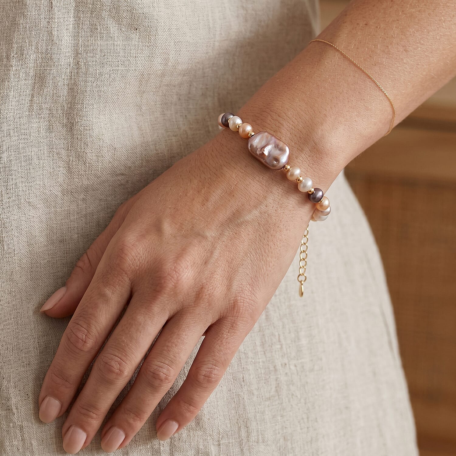 Multi Color Keshi Pearl and Multi Color Freshwater Pearl Bracelet in Goldtone (6.5-8.5In)