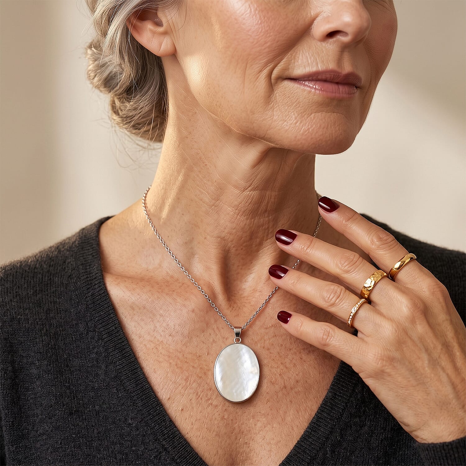 Mother Of Pearl Pendant without Chain in Sterling Silver