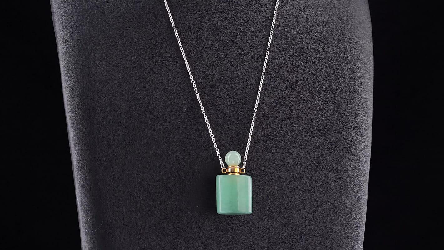 Green Aventurine Pendant Necklace (20 Inches) in Stainless Steel 40.00 ctw