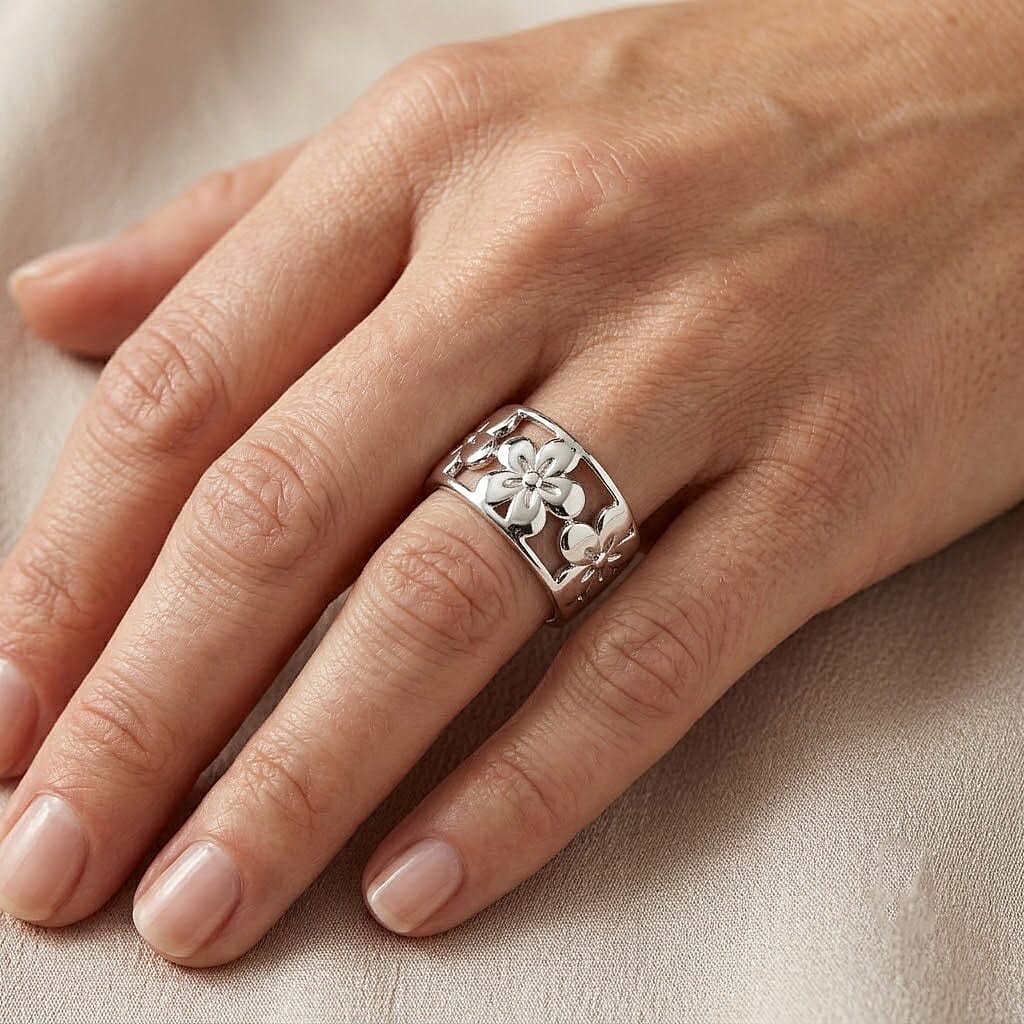Flower Ring in Sterling Silver (Size 5.0) 2.55 Grams
