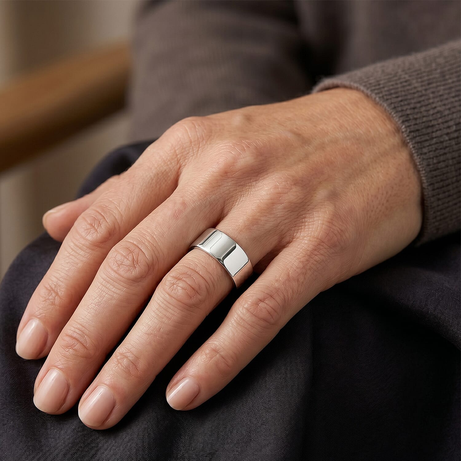 5.35mm Sterling Silver Ring (Size 7.0) 4.30 Grams