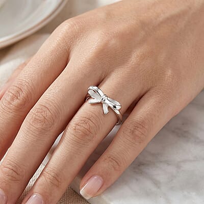 Bow Ring in Sterling Silver (Size 8.0) 1.70 Grams