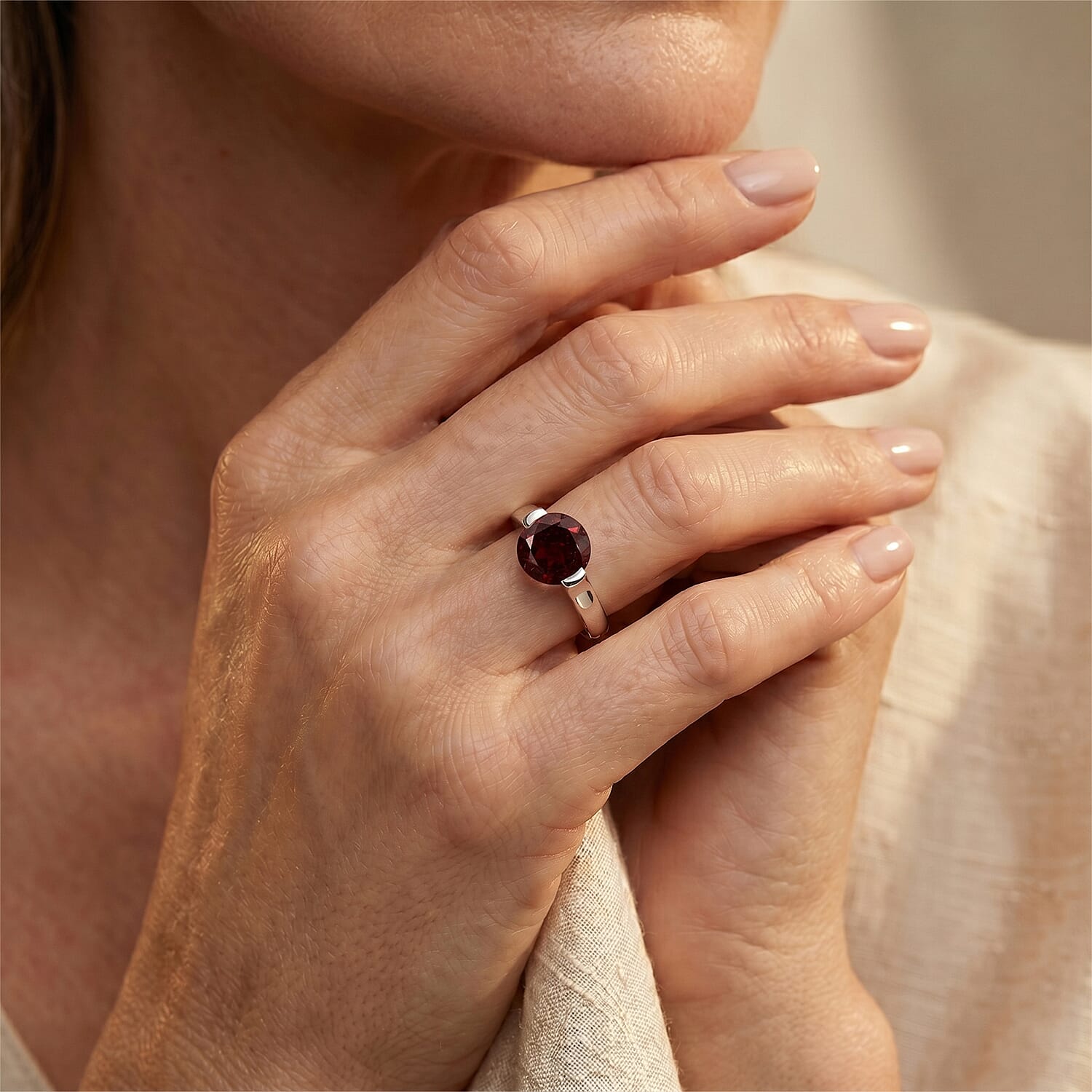 Red Garnet 1.30 ctw Solitaire Ring in Sterling Silver (Size 9.0)