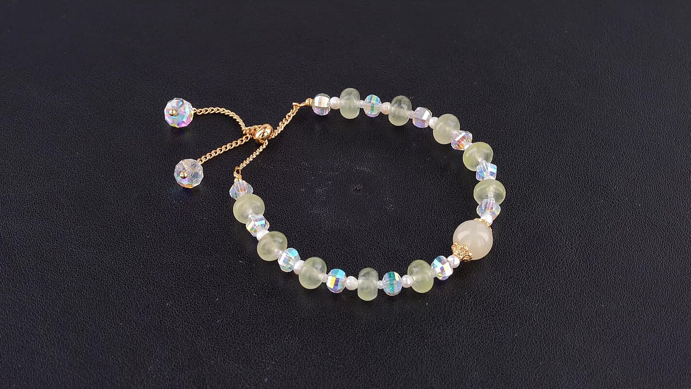Austrian Green Crystal, Freshwater Pearl Bracelet in Goldtone (6.00-9.00In)
