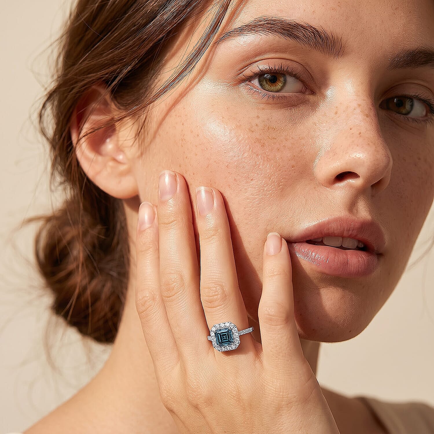 Luxuriant Lab Grown Blue Diamond (IR) and Lab Grown Diamond VS 2.50 ctw Halo Ring in 950 Platinum (Size  5.0)  6 Grams