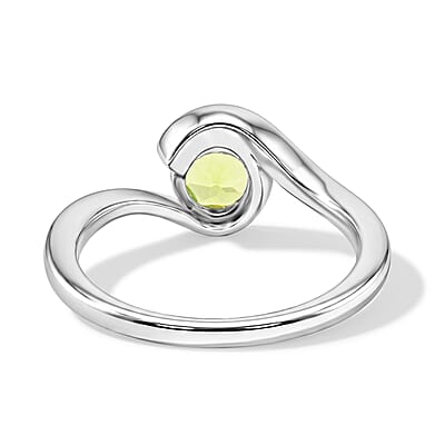 Hebei Peridot 0.80 ctw Solitaire Ring in Sterling Silver (Size 8.0)