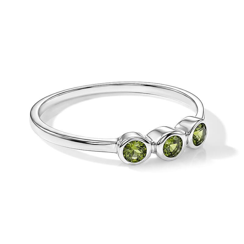 Hebei Peridot 0.09 ctw 3 Stone Ring in Sterling Silver (Size 6.0)