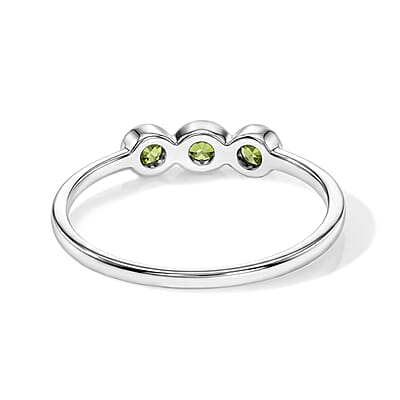 Hebei Peridot 0.09 ctw 3 Stone Ring in Sterling Silver (Size 6.0)