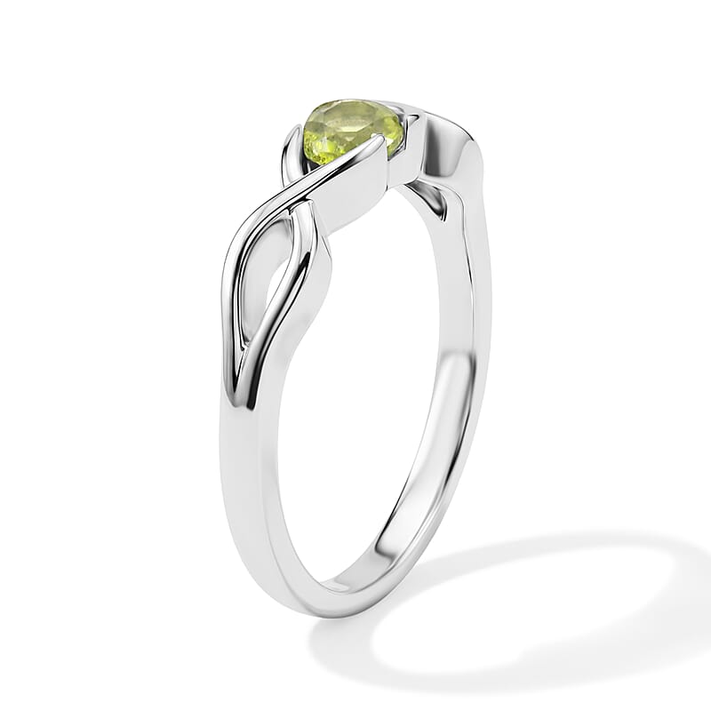Hebei Peridot 0.25 ctw Infinity Ring in Sterling Silver (Size 8.0)