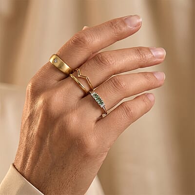 D'Joy Premium Natural Green Apatite and Diamond 0.65 ctw Trilogy Ring in Rhodium Over Sterling Silver (Size 5.0)