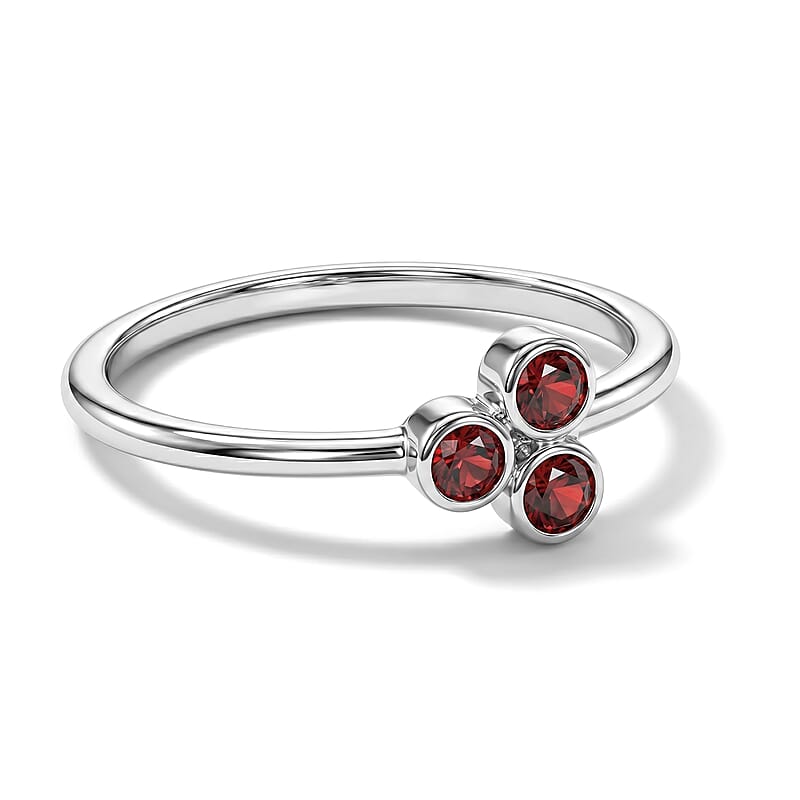 Red Garnet 0.05 ctw 3 Stone Ring in Sterling Silver (Size 7.0)