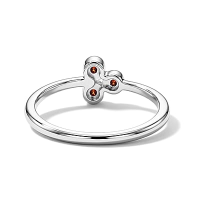Red Garnet 0.05 ctw 3 Stone Ring in Sterling Silver (Size 7.0)