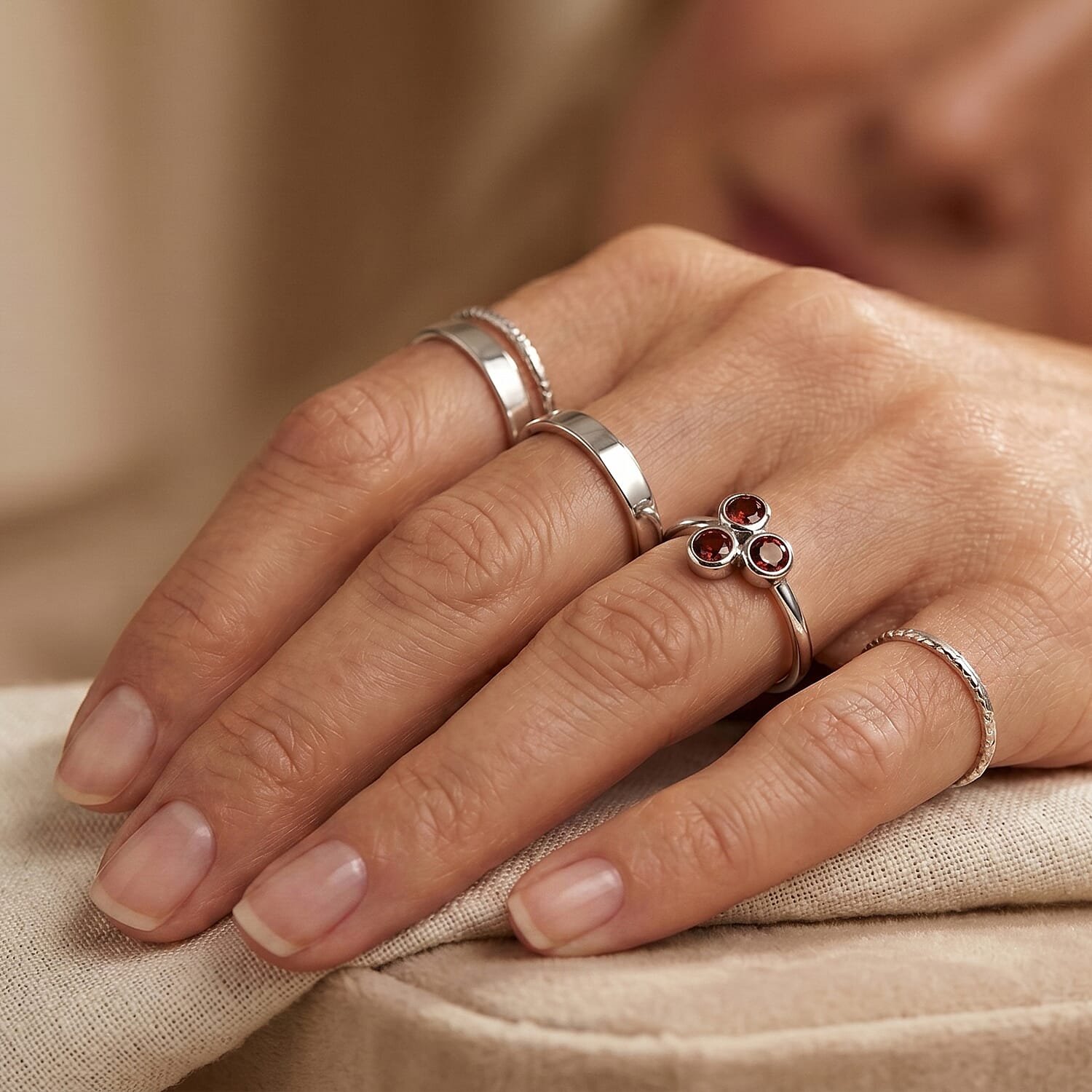 Red Garnet 0.05 ctw 3 Stone Ring in Sterling Silver (Size 8.0)