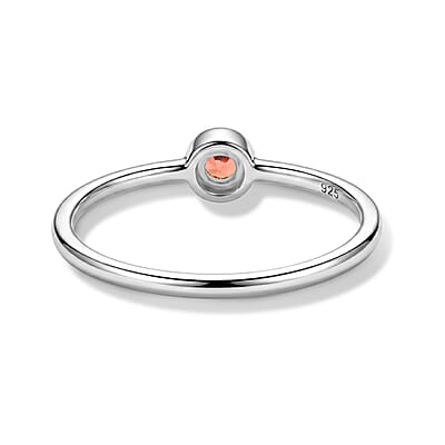 Red Garnet 0.10 ctw Solitaire Ring in Sterling Silver (Size 8.0)