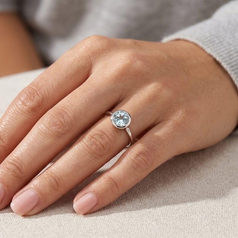 Aquamarine 0.40 ctw Solitaire Ring in Sterling Silver (Size 7.0)