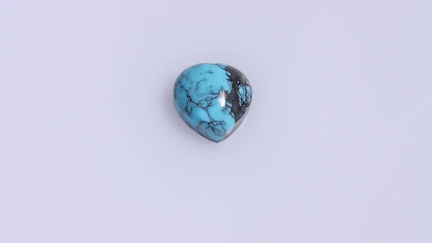 AA Blue Moon Turquoise (Hrt 11 mm) 3.93 ctw