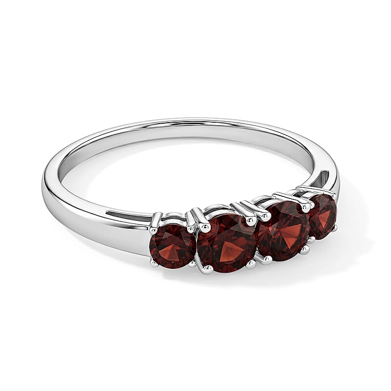 Garnet 0.65 ctw Ring in Sterling Silver (Size 7.0)