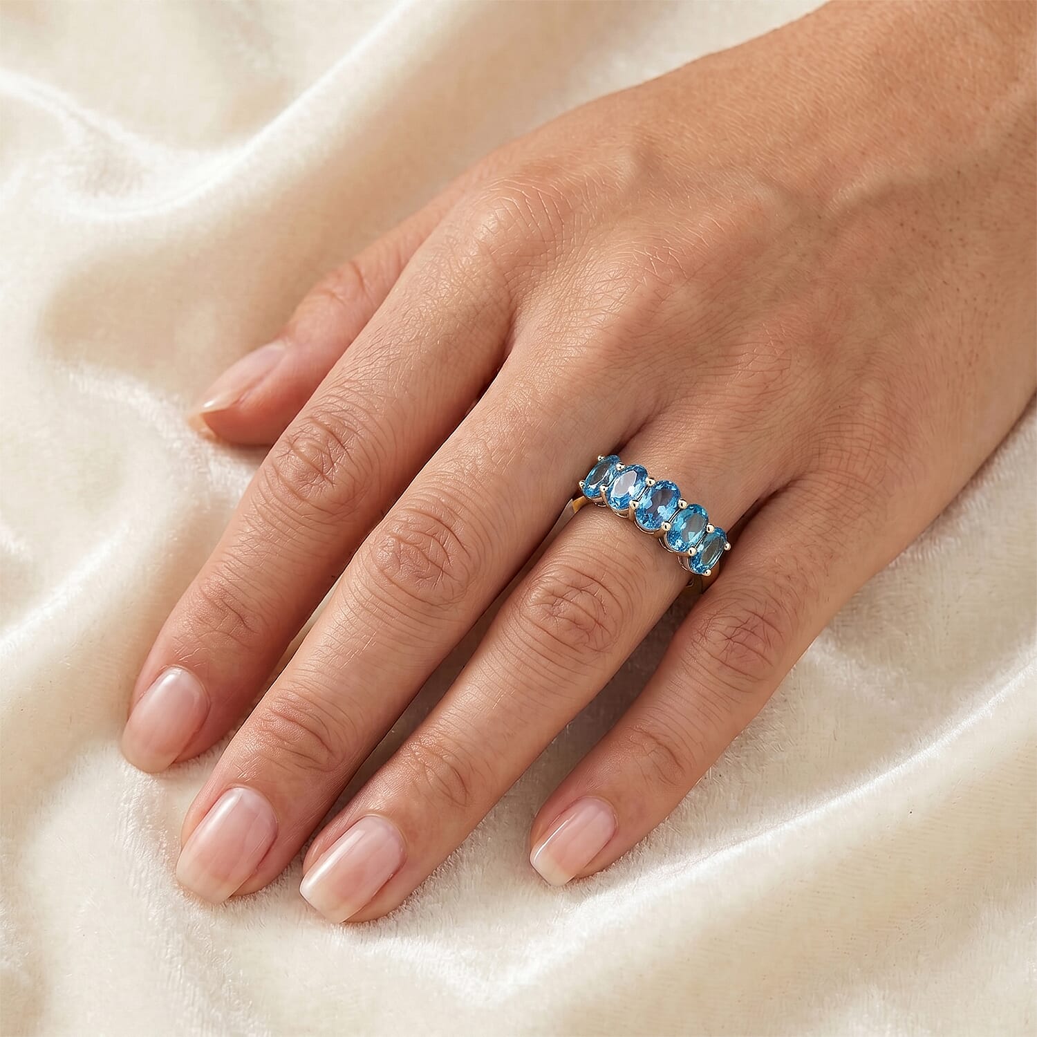 Blue Topaz 1.75 ctw Ring in Sterling Silver (Size 8.0)