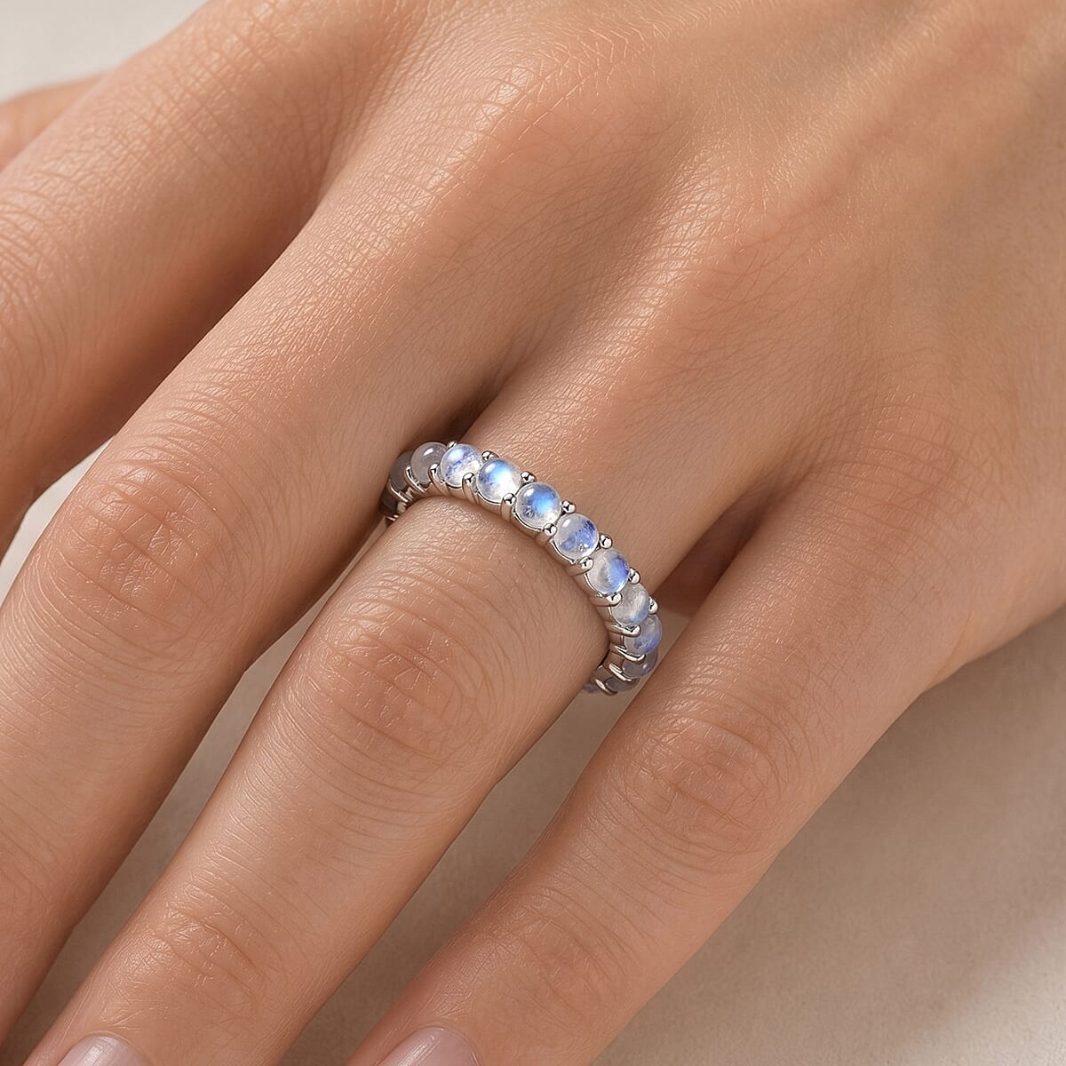 Whtie Moonstone 1.65 ctw Ring in Sterling Silver (Size 7.0) image number 1