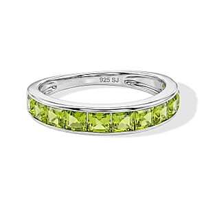 Hebei Peridot 0.65 ctw Ring in Sterling Silver (Size 7.0)