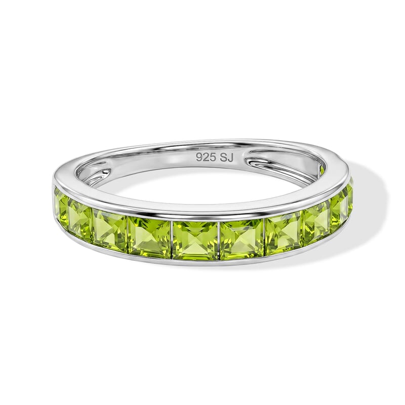 Hebei Peridot 0.65 ctw Ring in Sterling Silver (Size 7.0)