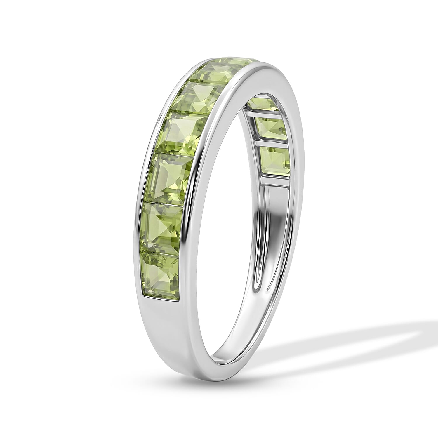 Hebei Peridot 0.65 ctw Ring in Sterling Silver (Size 7.0)