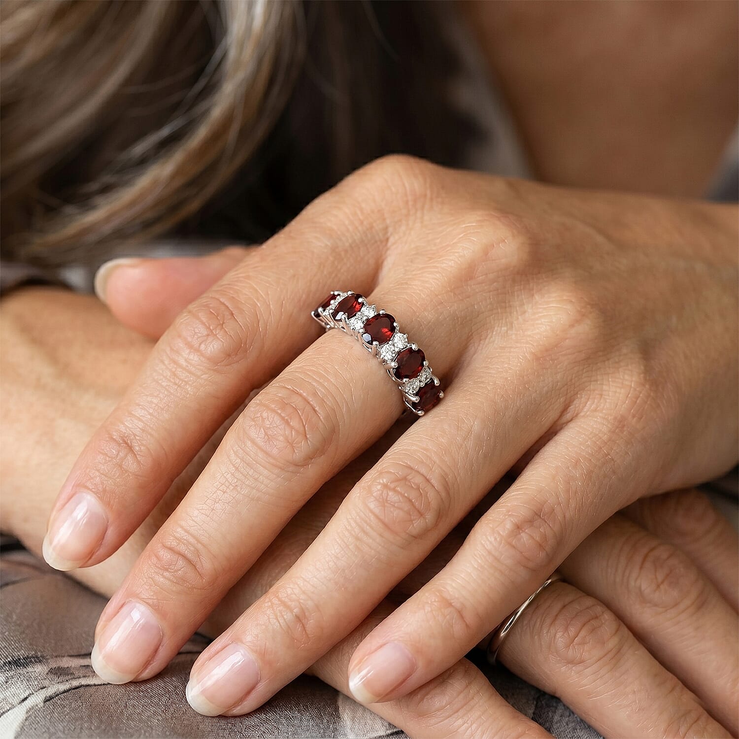 Mozambique Garnet and Simulated Diamond 0.80 ctw Ring in Sterling Silver (Size 5.0)