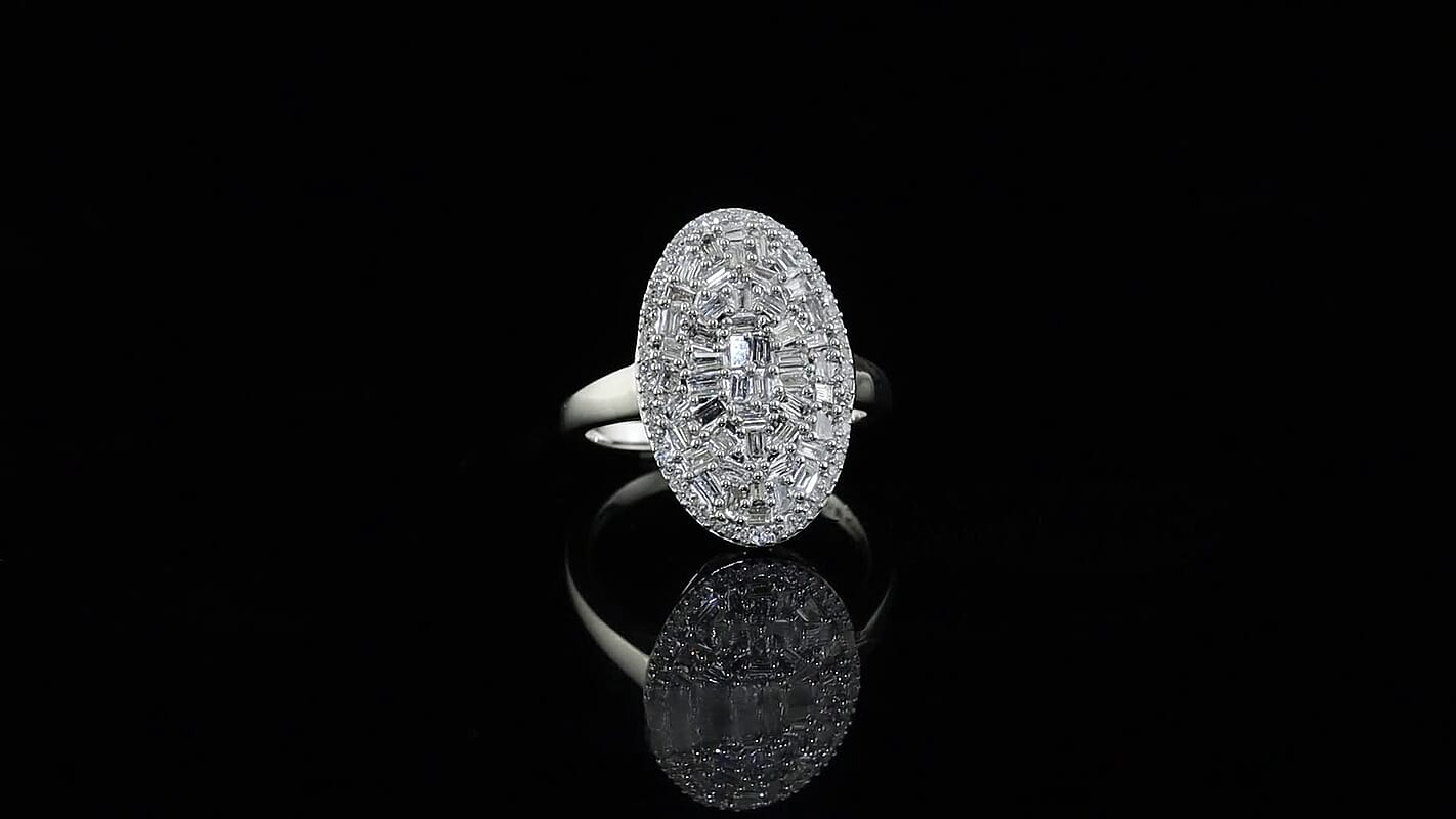 Luxuriant Lab Grown Diamond SI 1.00 ctw Cluster Ring in Rhodium Over Sterling Silver (Size 7.0)
