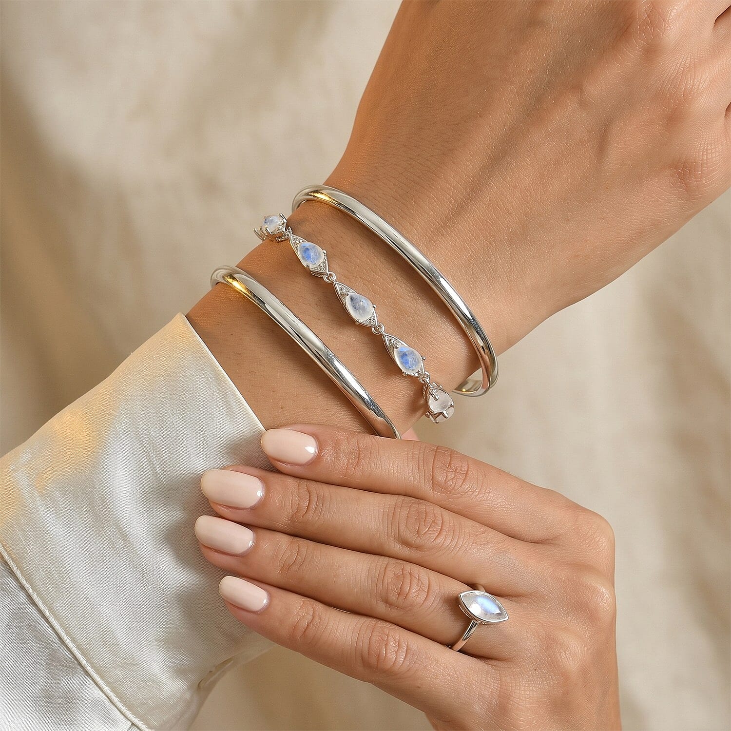 EverTrue Rainbow Moonstone 7.20 ctw Bracelet in Platinum Bond (7.25 In)