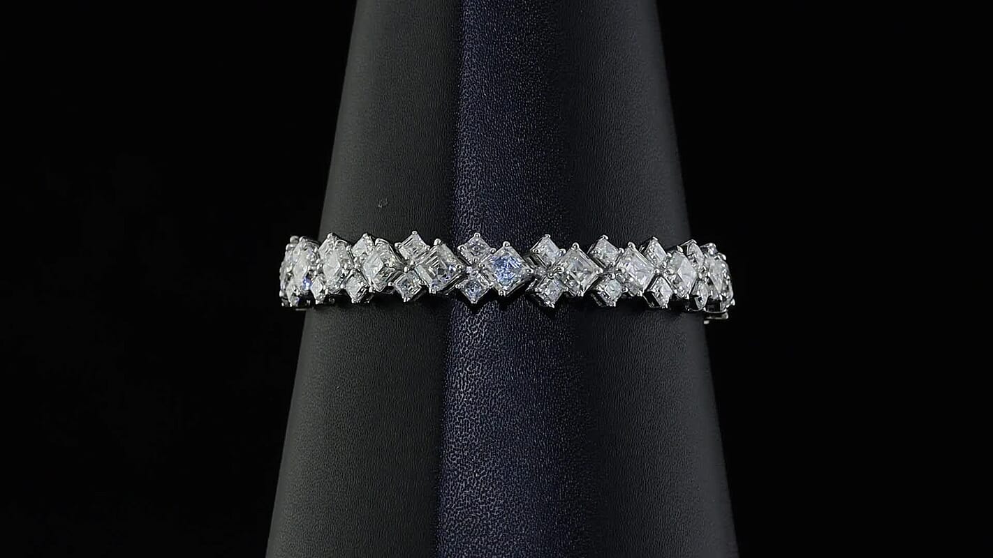 D'Joy Asscher Cut Moissanite (Oct 5x5mm) Timeless Brilliance Bracelet in Rhodium Over Sterling Silver (7.25 In) 23.25 ctw