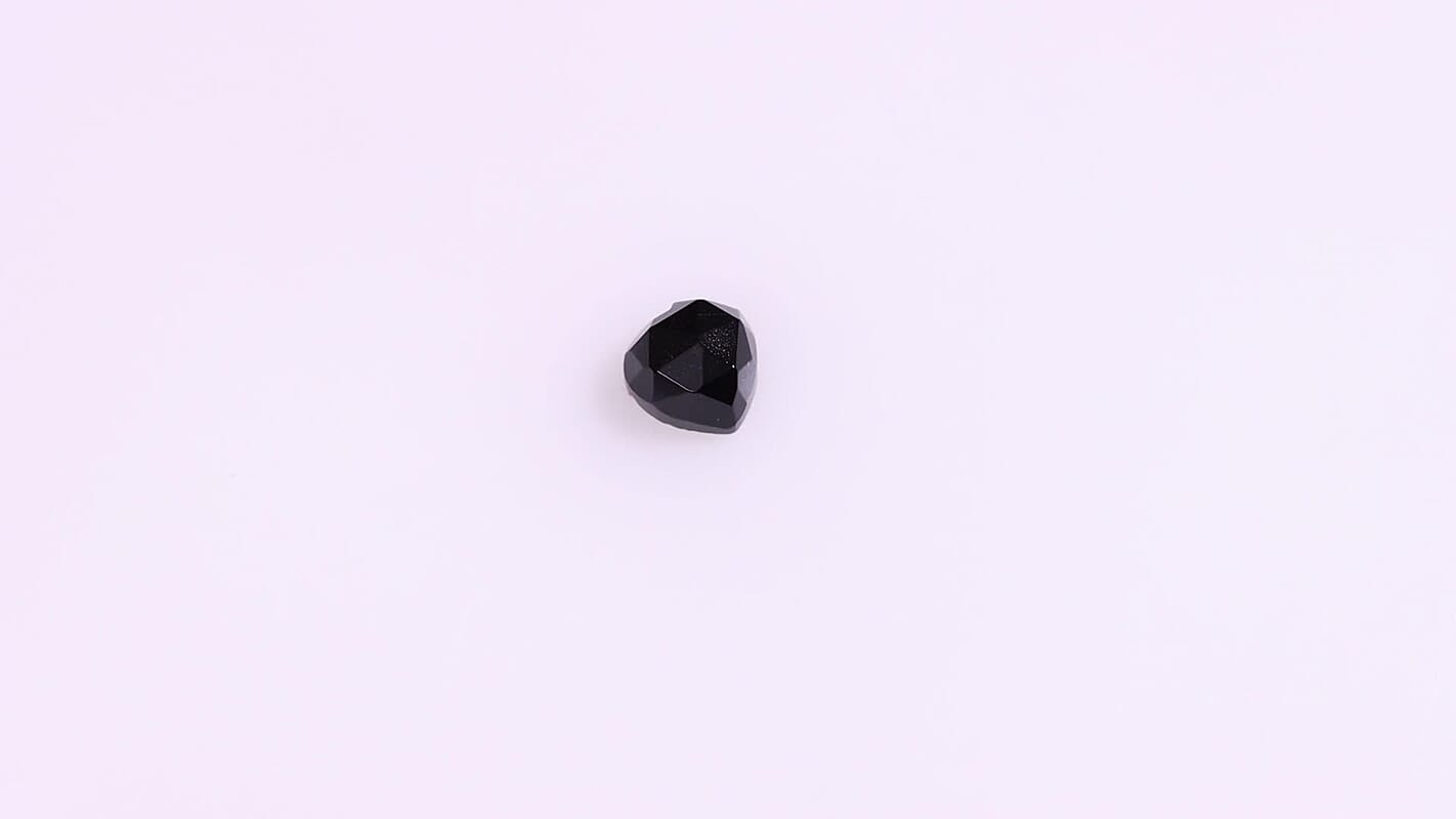 AA Black Onyx (Hrt 6 mm) 0.66 ctw