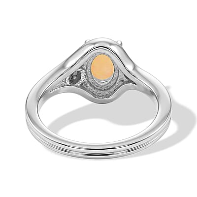 Opal 0.65 ctw Oval Solitaire Ring in Sterling Silver (Size 5.0)