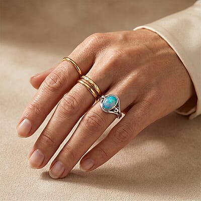 Opal 0.65 ctw Oval Solitaire Ring in Sterling Silver (Size 6.0)