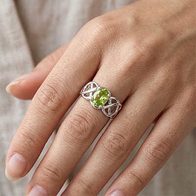 Peridot 2.06 ctw Oval Solitaire Ring in Sterling Silver (Size 6.0)