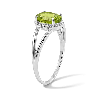 Peridot 1.80 ctw Oval Solitaire Ring in Sterling Silver (Size 8.0)