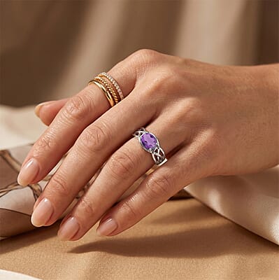 Amethyst 0.80 ctw Oval East West Solitaire Ring in Sterling Silver (Size 8.0)