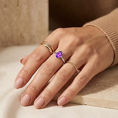 Amethyst 0.15 ctw Oval Solitair Ring in Sterling Silver (Size 6.0)