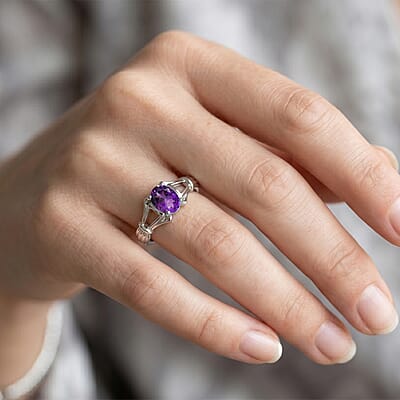 Amethyst 0.80 ctw Oval Solitair Ring in Sterling Silver (Size 8.0)