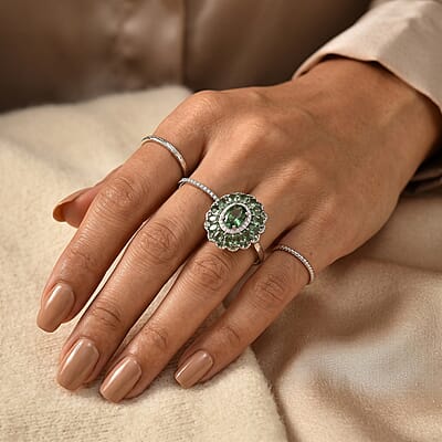 D'Joy Premium Natural Green Apatite and Moissanite 4.85 ctw Evergreen Elegance Ring in Rhodium Over Sterling Silver (Size 6.0)