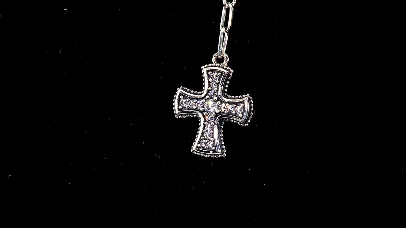 D''Joy Passport to Israel Artisan Crafted White Zircon Necklace (18 Inches) in Sterling Silver 0.35 ctw