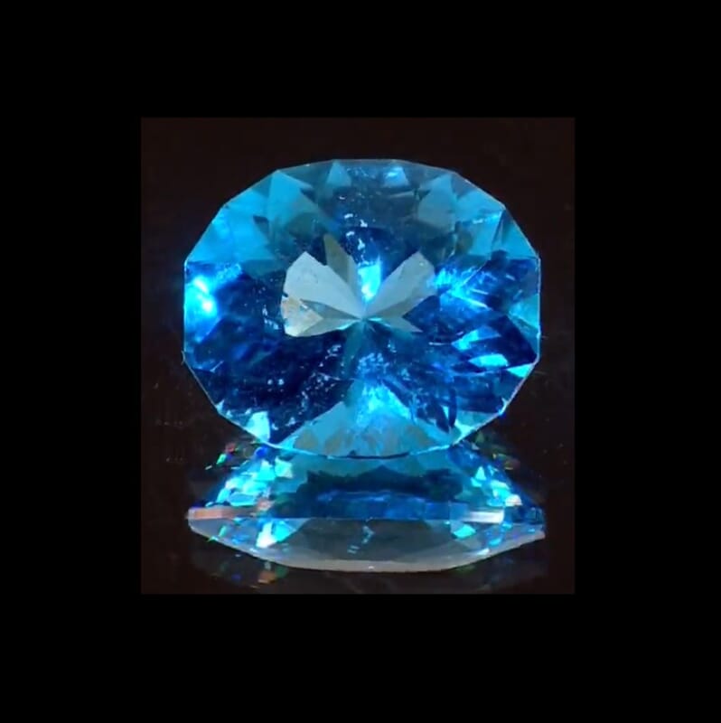 Lions Eye Cut AAAA Swiss Blue Topaz (Ovl 13x11 mm) 6.00 ctw