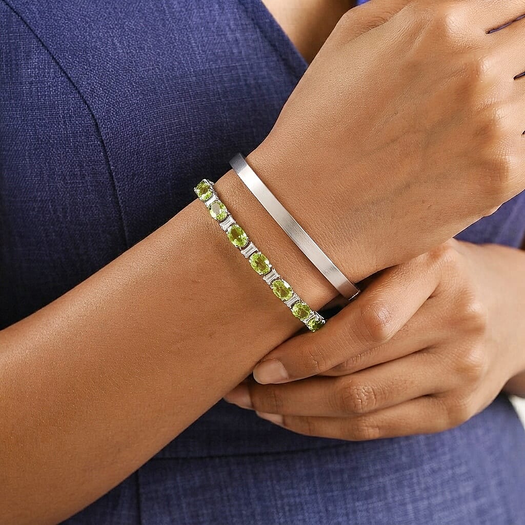 D'Joy Premium Hebei Peridot and Moissanite 17.00 ctw Bracelet in Rhodium Over Sterling Silver (6.50 In)