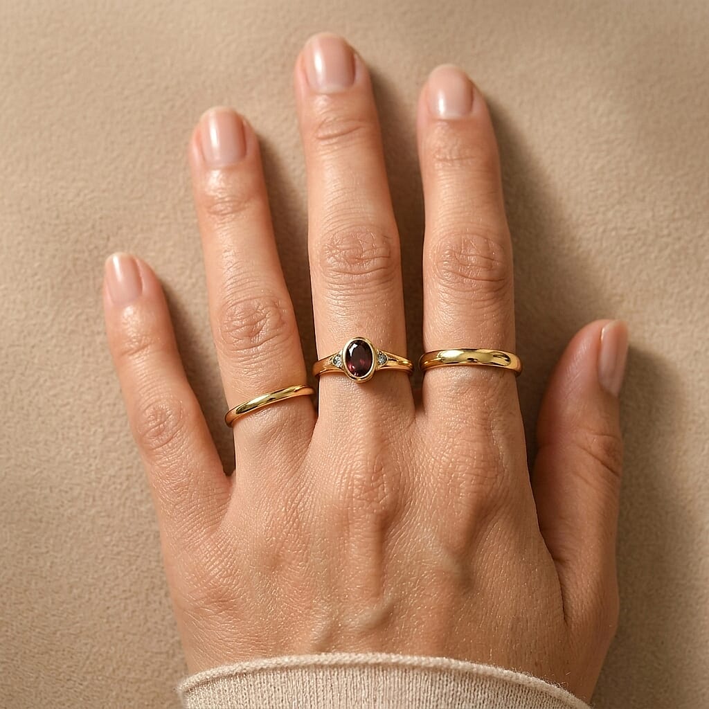 AAA Red Zircon and Luxuriant Lab Grown Blue Diamond IR SI 1.00 ctw Ring in 18K Vermeil Yellow Gold Over Sterling Silver (Size 5.0)