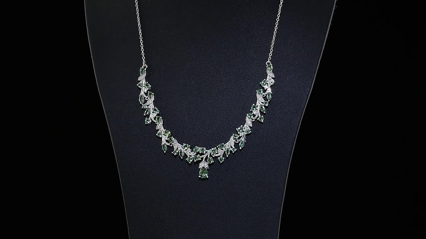D''Joy Premium Tanzanian Natural Green Apatite, Moissanite Necklace (18 Inches) in Rhodium Over Sterling Silver 7.70 ctw