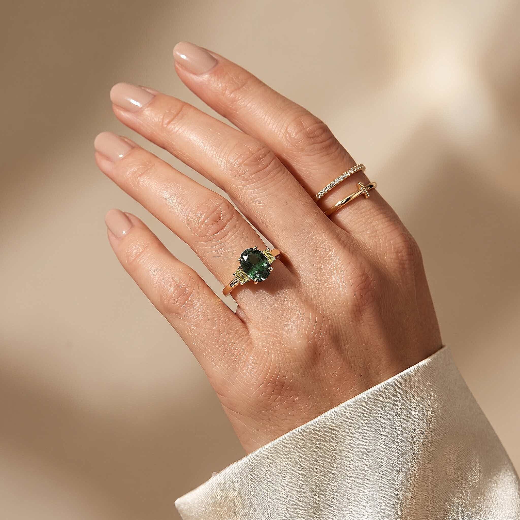 Premium Natural Green Apatite and Luxuriant Lab Grown Yellow Diamond E-F VS 3.30 ctw Ring in 10K Yellow Gold (Size  5.0)