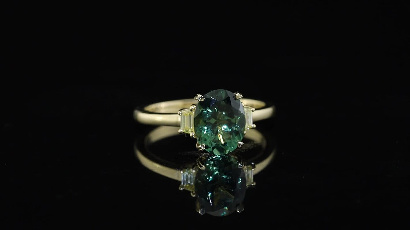 Luxuriant 10K Yellow Gold  AA   Natural Green Apatite   Lab Grown Yellow Diamond  EF  VS Main Stone With Side Stone Ring   Gold Wt. 3 g 3.60 ctw